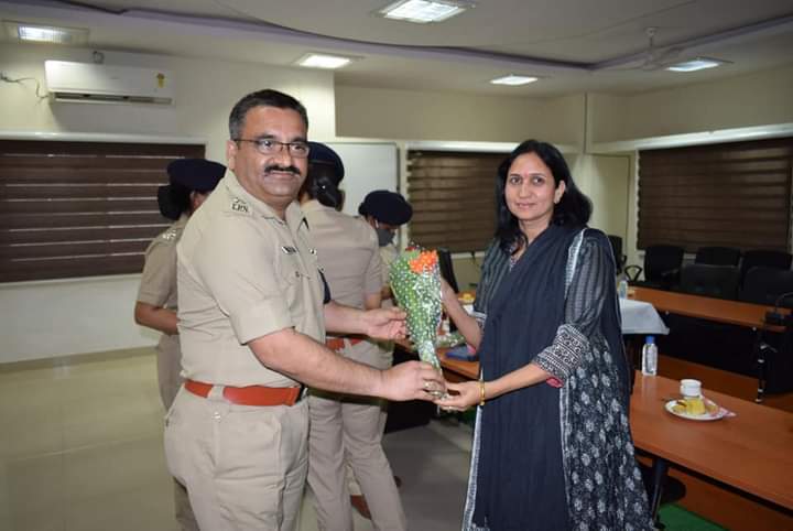 अंतर्राष्ट्रीय महिला दिवस पर पुलिस अधीक्षक कार्यालय उज्जैन में किया गया महिला अधिकारियों/कर्मचारियों को सम्मानित | New India Times
