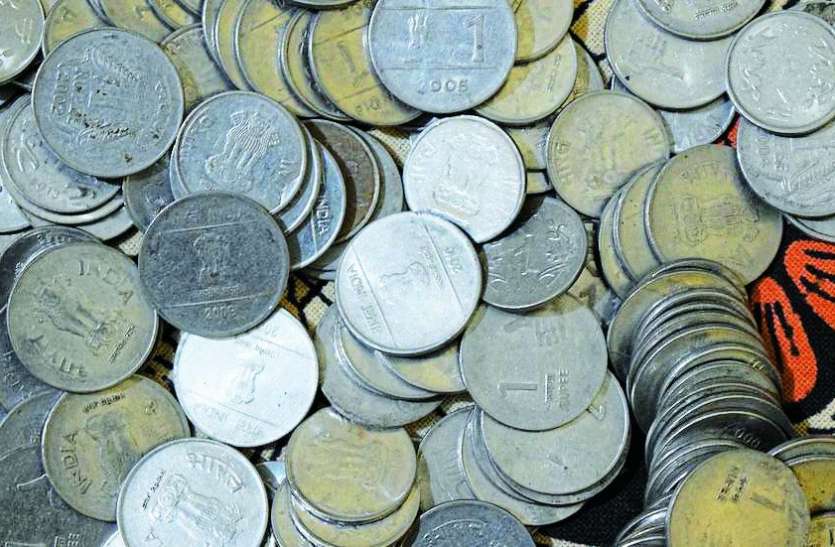 दुकानदारों के सिक्के नहीं लेने पर प्रशासन नहीं कर रहा है कोई कार्रवाई, भारतीय मुद्रा का हो रहा है अपमान | New India Times