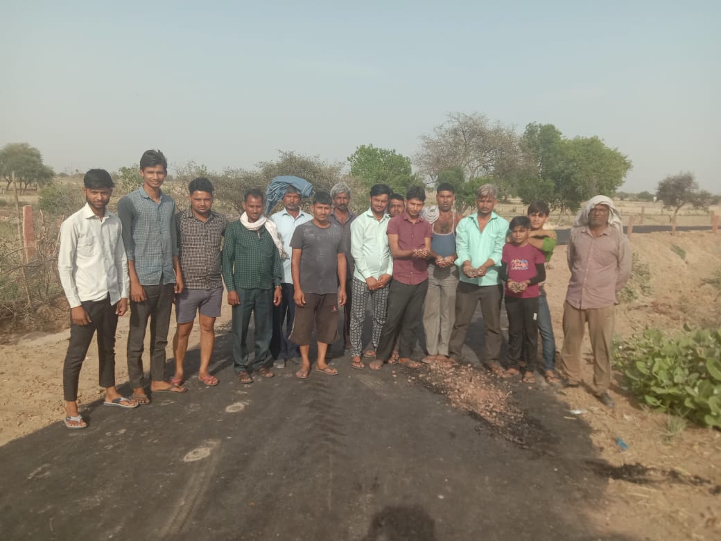 घटिया सड़क निर्माण कार्य होने से ग्रामीणों में रोष | New India Times