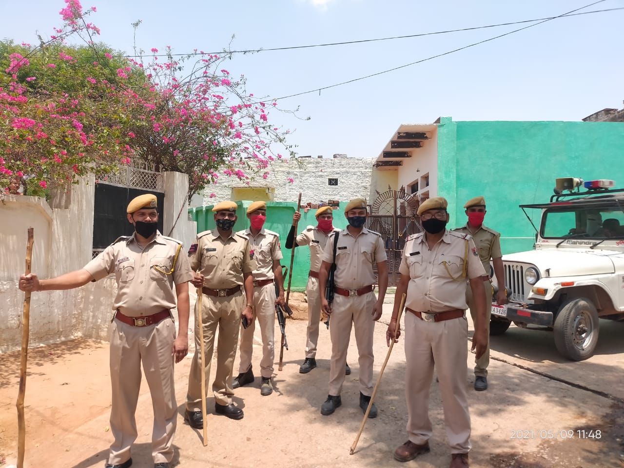 धौलपुर पुलिस ने जिले भर में किया फ्लैग मार्च, कल 10 मई से शुरु हो रहे सम्पूर्ण लॉक डाउन में वाहनों के आवागमन पर रहेगा पूर्ण प्रतिबंध | New India Times