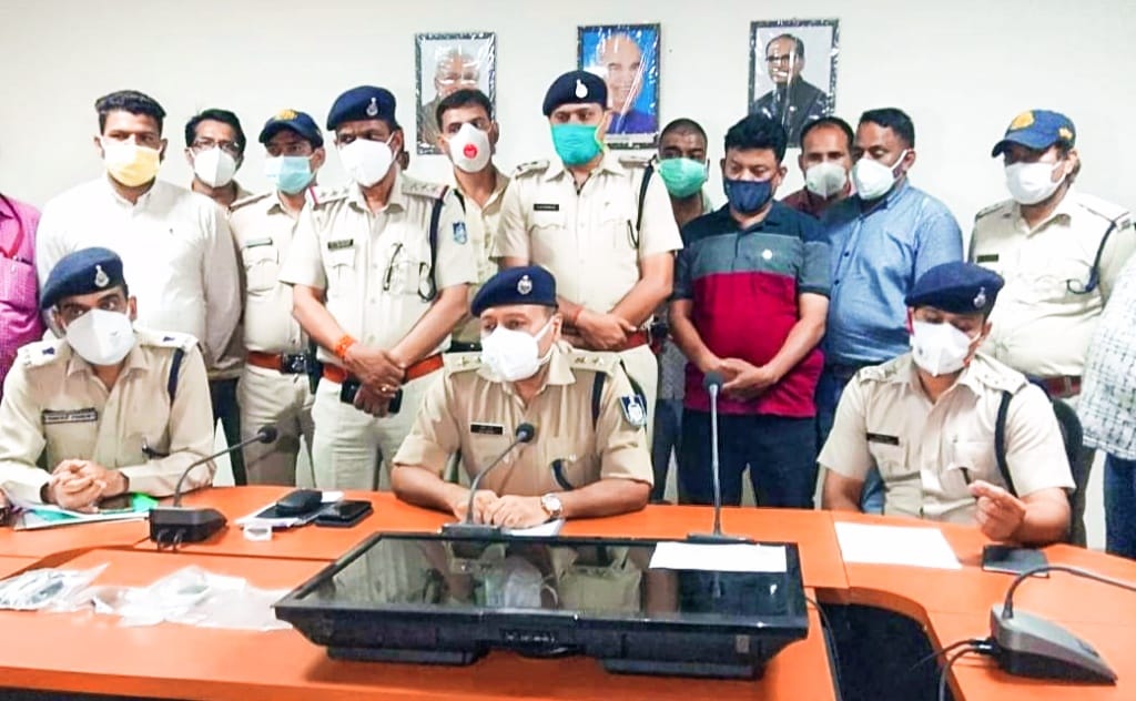 रिटायर्ड दरोगा की हत्या के मामले में दो आरोपी गिरफ्तार | New India Times