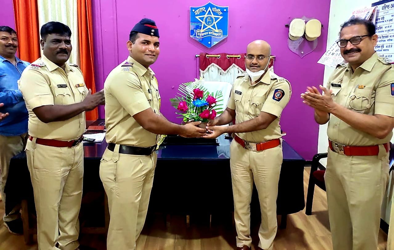 पुलिस बल में पदोन्नत पाने वाले अधिकारियों का किया गया अभिनंदन | New India Times