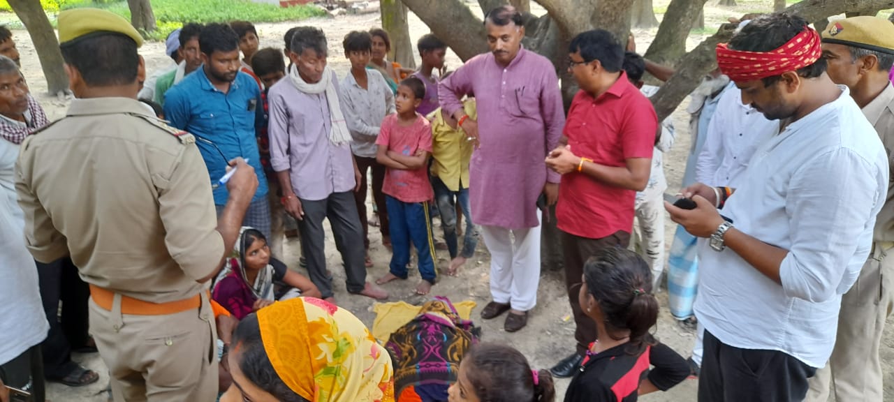 तहसील डुमरियागंज अंतर्गत बाढ़ प्रभावित क्षेत्र के बामदेई गांव में सांप के काटने से हुई लड़की की मौत | New India Times