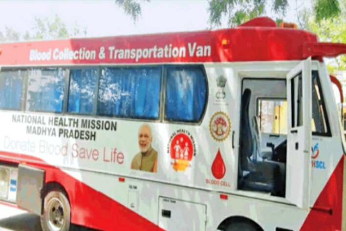 ग्रामीण इलाकों में अब रक्तदान शिविर लगाना होगा और भी आसान, जयारोग्य अस्पताल के ब्लड बैंक को मिली ब्लड कलेक्शन बस | New India Times