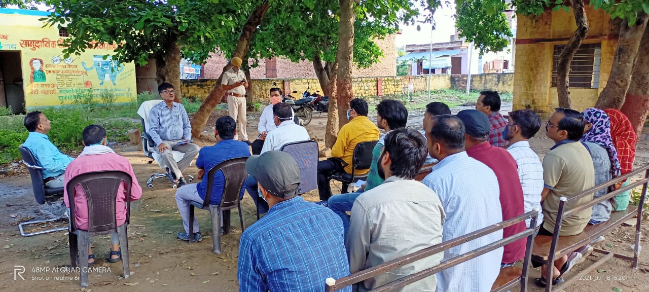 जिला कलेक्टर ने धौलपुर पंचायत समिति एवं मनियां तहसील का किया आकस्मिक निरीक्षण | New India Times