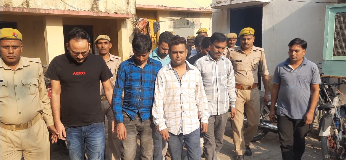 एसओजी सदर बाजार पुलिस ने 11 जुआरियों को किया गिरफ्तार, दो लाख से अधिक रुपए व 11 मोबाइल बरामद | New India Times