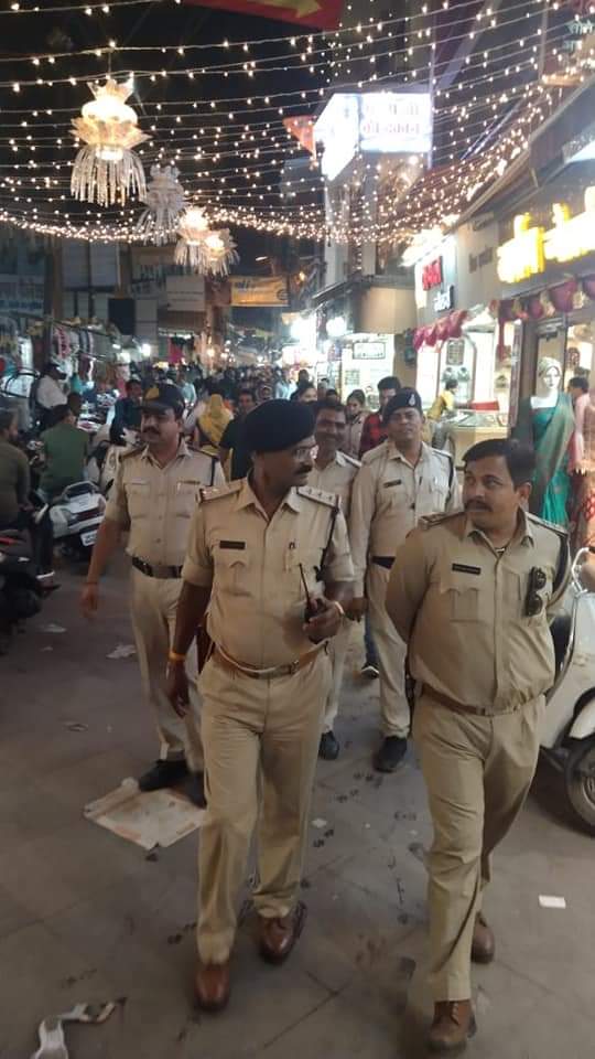आगामी त्यौहार को देखते हुऐ भोपाल पुलिस द्वारा शहर में शांति व सुरक्षा को लेकर की जा रही विशेष चेकिंग | New India Times