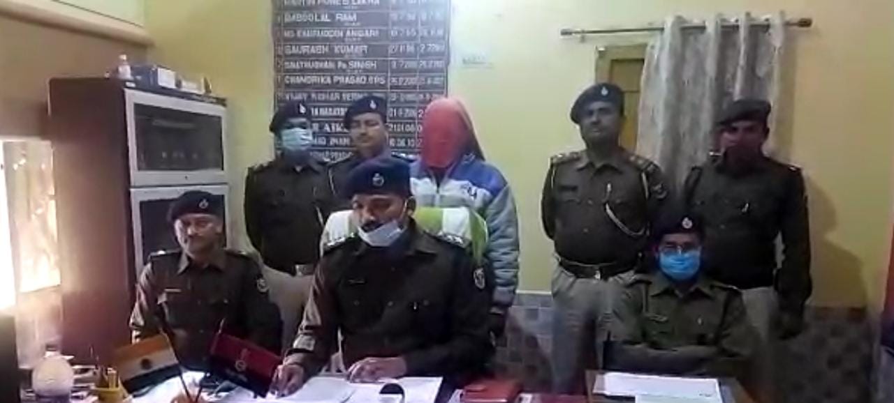 हत्या, रंगदारी सहित कई संगीन मामलों का कुख्यात आरोपी टिब्भा मंडल को कहलगांव पुलिस ने किया गिरफ्तार | New India Times