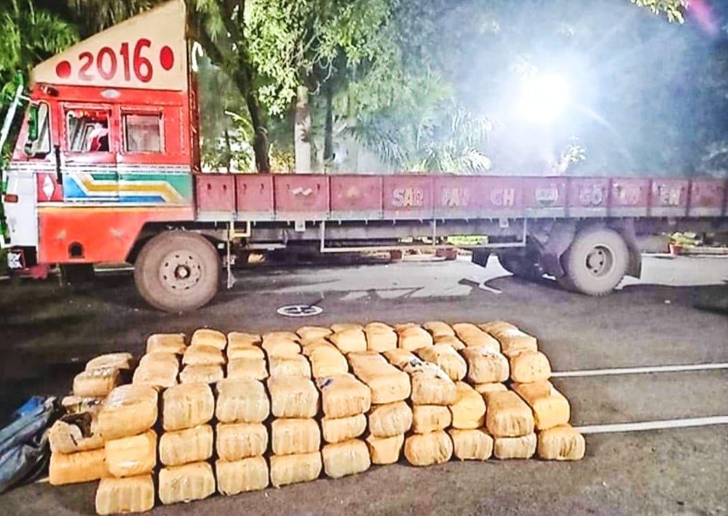 नारकोटिक्स ब्यूरो की ग्वालियर टीम ने हाइवे पर पकड़ा 66 लाख रूपये के गांजे से भरा ट्रक | New India Times