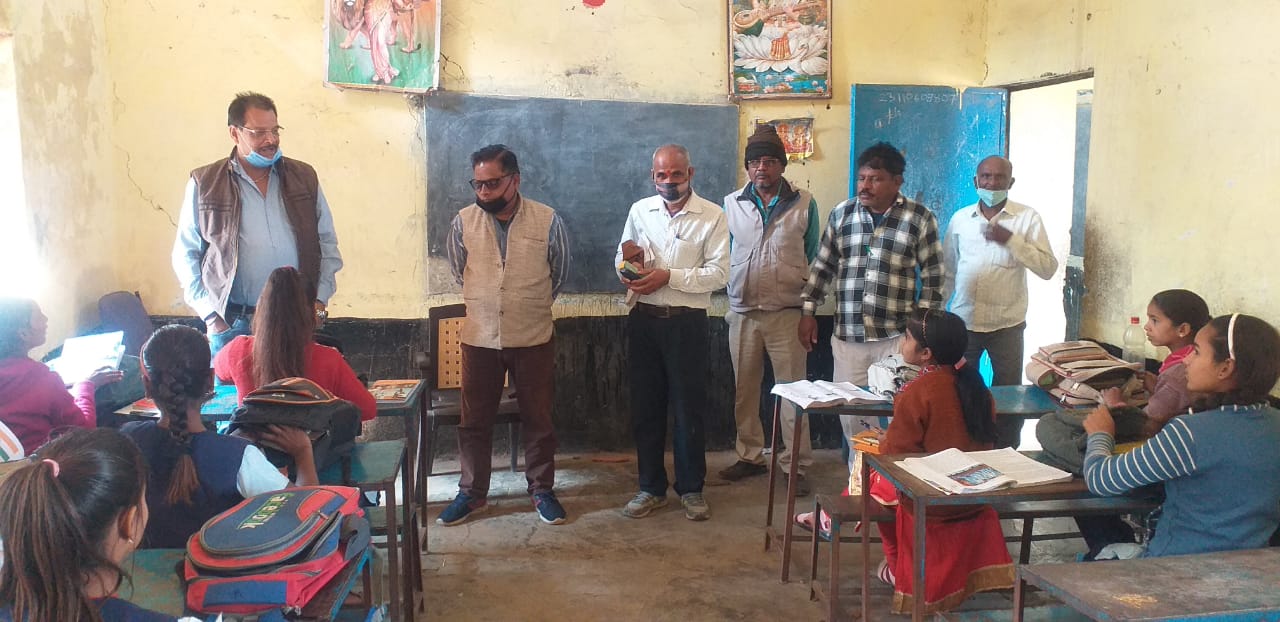 देवरी विकास खंड शिक्षा अधिकारी ने शासकीय हाई स्कूल रसेना का किया औचक निरीक्षण | New India Times