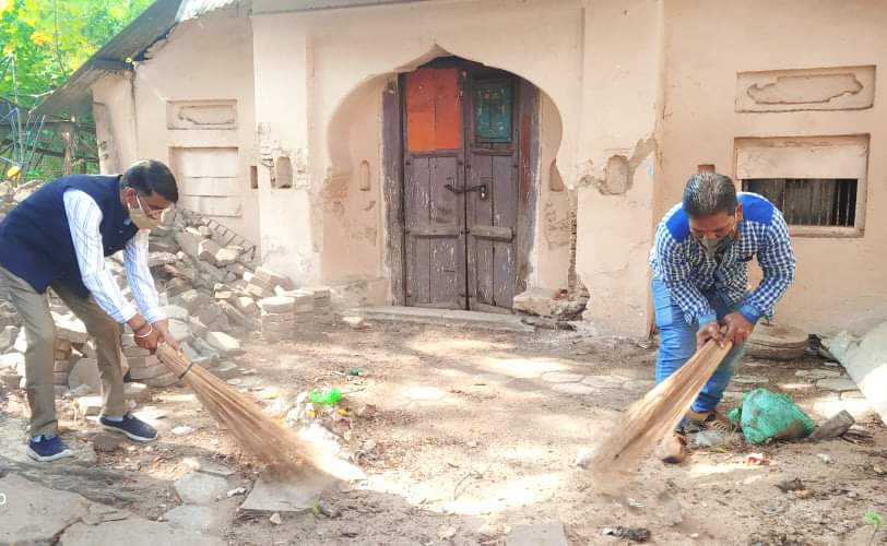 भाजपा संगठन ने धारेश्वर मंदिर में स्वच्छता अभियान में सहयोग कर प्रधानमंत्री मोदीजी का दिव्य 'काशी भव्य काशी' का सीधा प्रसारण देखा | New India Times