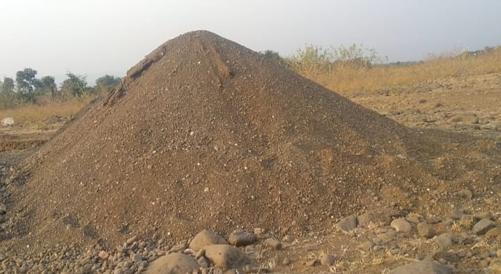 राजस्व विभाग के आशिर्वाद से चल रहा है अवैध रेत तस्करी का गोरखधंधा | New India Times