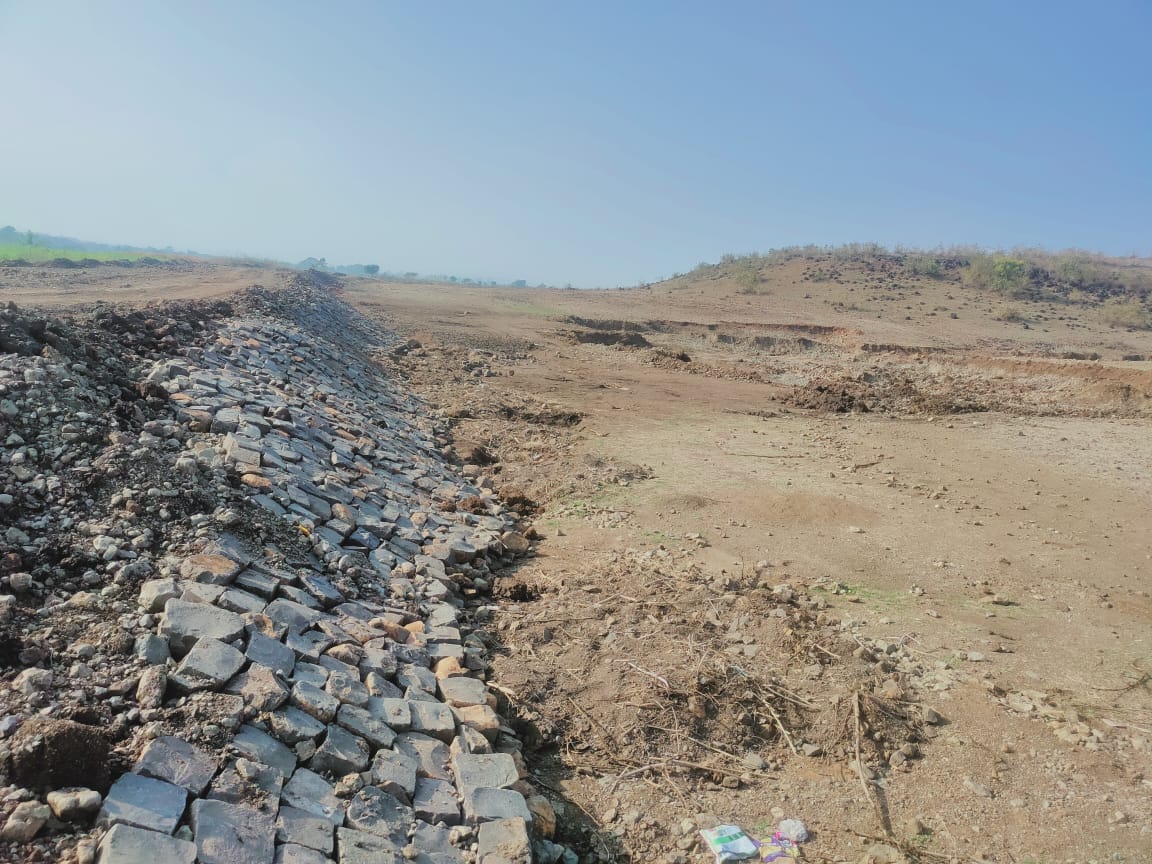 मनरेगा योजना अंतर्गत तालाब निर्माण में लाखों की राशि का हेरफेर कर भ्रष्टाचार करने का लगा आरोप | New India Times