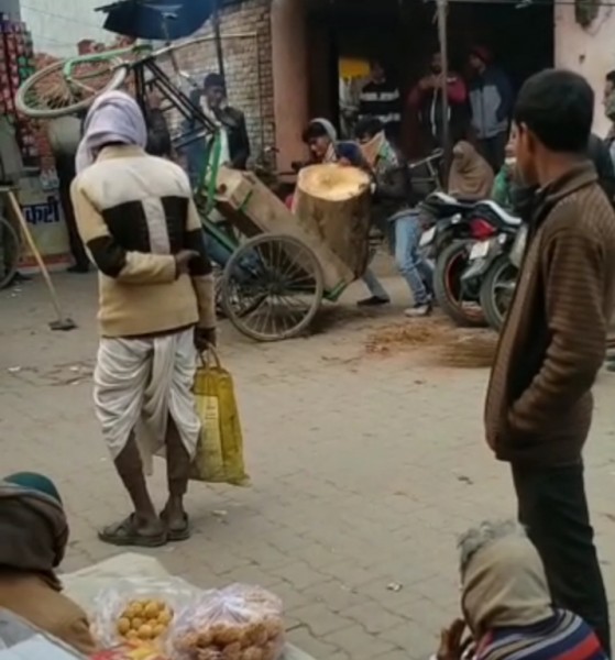 नगराम से औचक निरीक्षण कर एसडीएम मोहनलालगंज के जाते ही अलाव की लकड़ियां हो गईं गायब | New India Times