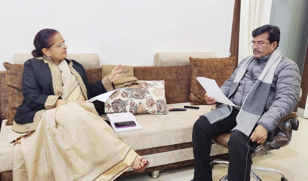 प्रदेश भाजपा प्रवक्ता श्रीमती अर्चना चिटनिस ने उद्यानिकी एवं खाद्य प्रसंस्करण मंत्री श्री भारत सिंह कुशवाह से भेंट कर की प्रधानमंत्री फसल बीमा योजना के प्रभावी, व्यापक व व्यवहारिक क्रियान्वयन की मांग | New India Times
