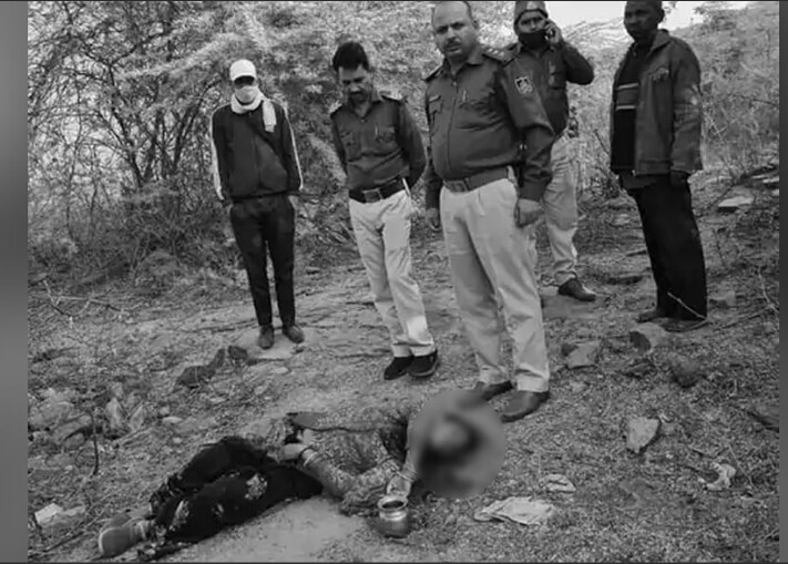 महिला की सनसनीखेज हत्या की घटना का हुआ खुलासा, महिला की गला काट कर हत्या करने वाले अज्ञात आरोपी को पुलिस ने 6 घण्टे के अन्दर किया गिरफ्तार | New India Times