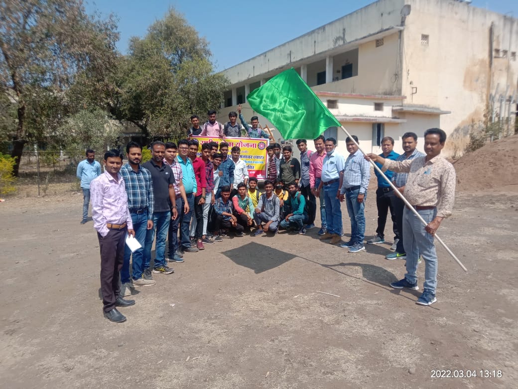 शासकीय महाविद्यालय मनावर की राष्ट्रीय सेवा योजना इकाई द्वारा सात दिवसीय विशेष शिविर का किया जा रहा है आयोजन | New India Times