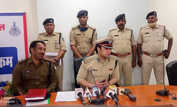 थाना शाहजहाँनाबाद की पुलिस ने रायसेन ज़िले में दबिश देकर नकबज़न गिरोह का किया पर्दाफाश, 3 आरोपी गिरफ्तार, 13 लाख का मशरुका बरामद | New India Times