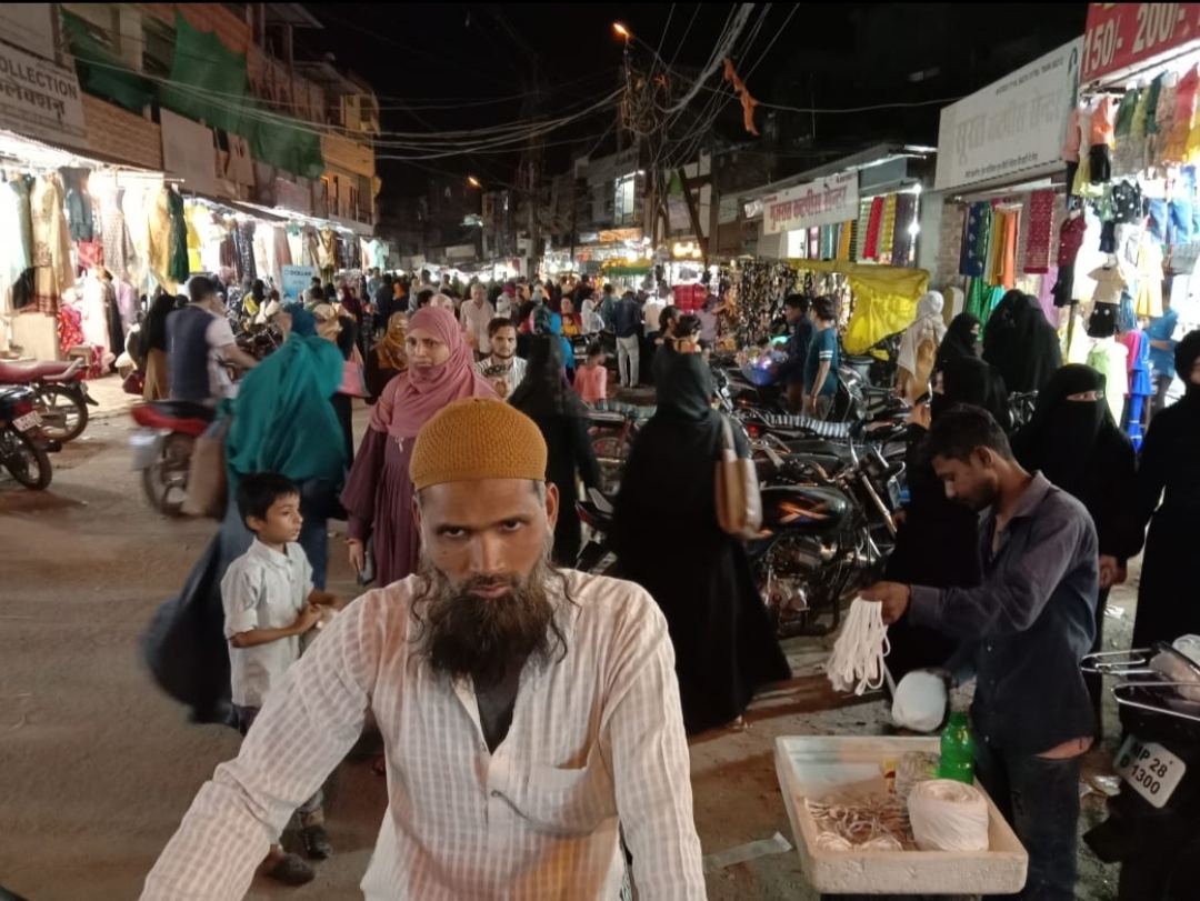 ईद को लेकर बाजारों में बढ़ी रौनक | New India Times