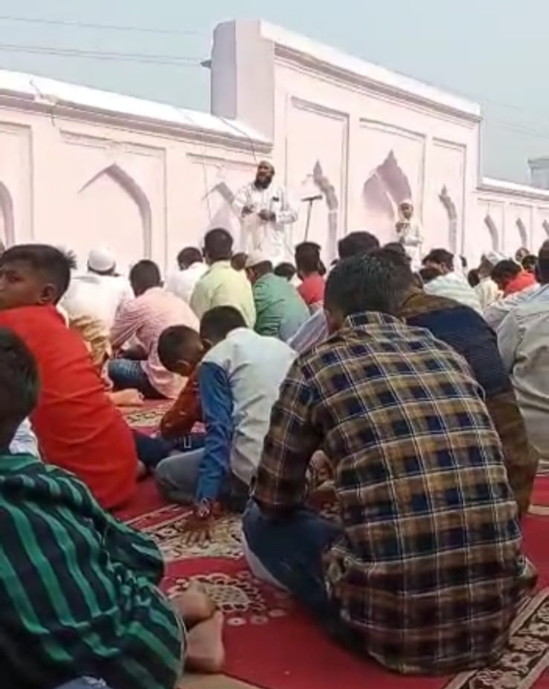 नगर पंचायत बिस्कोहर में ईद उल फितर की नमाज़ अदा कर अमन, चैन, शांति एवं देश की तरक्की के लिए मांगी गई दुआएं | New India Times