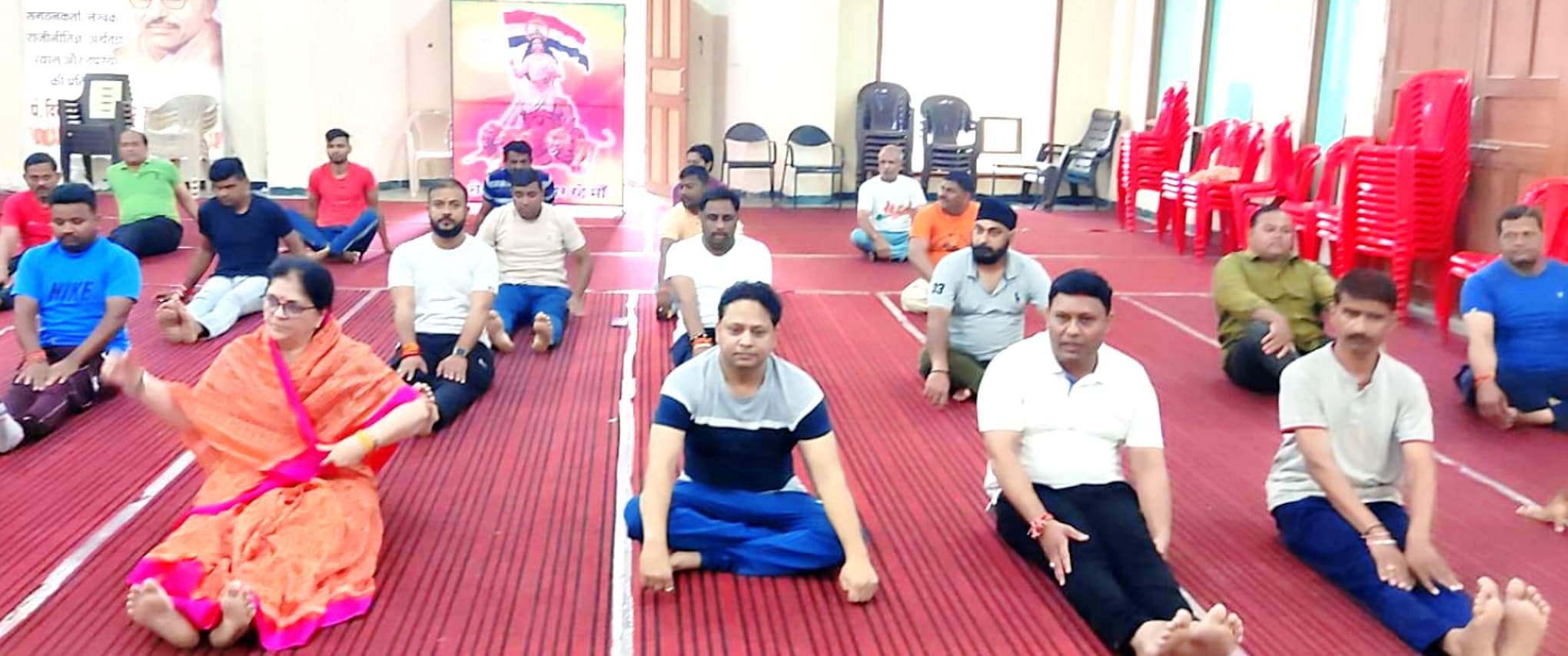 अंतर्राष्ट्रीय योग दिवस पर भाजपा कार्यकर्ताओं को सामूहिक रुप से कराया गया योगाभ्यास | New India Times