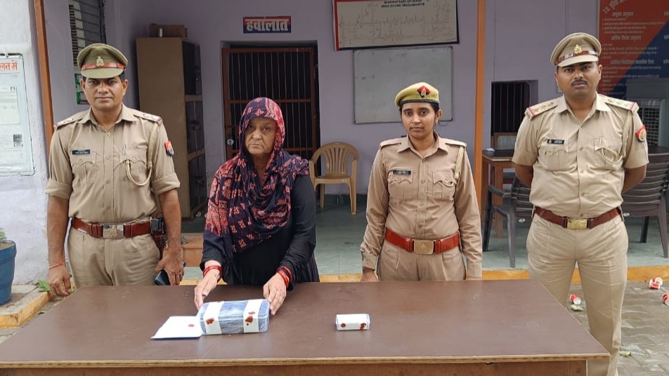 पुलिस ने महिला तस्कर को गिरफ्तार कर 1 किलो चरस किया बरामद | New India Times