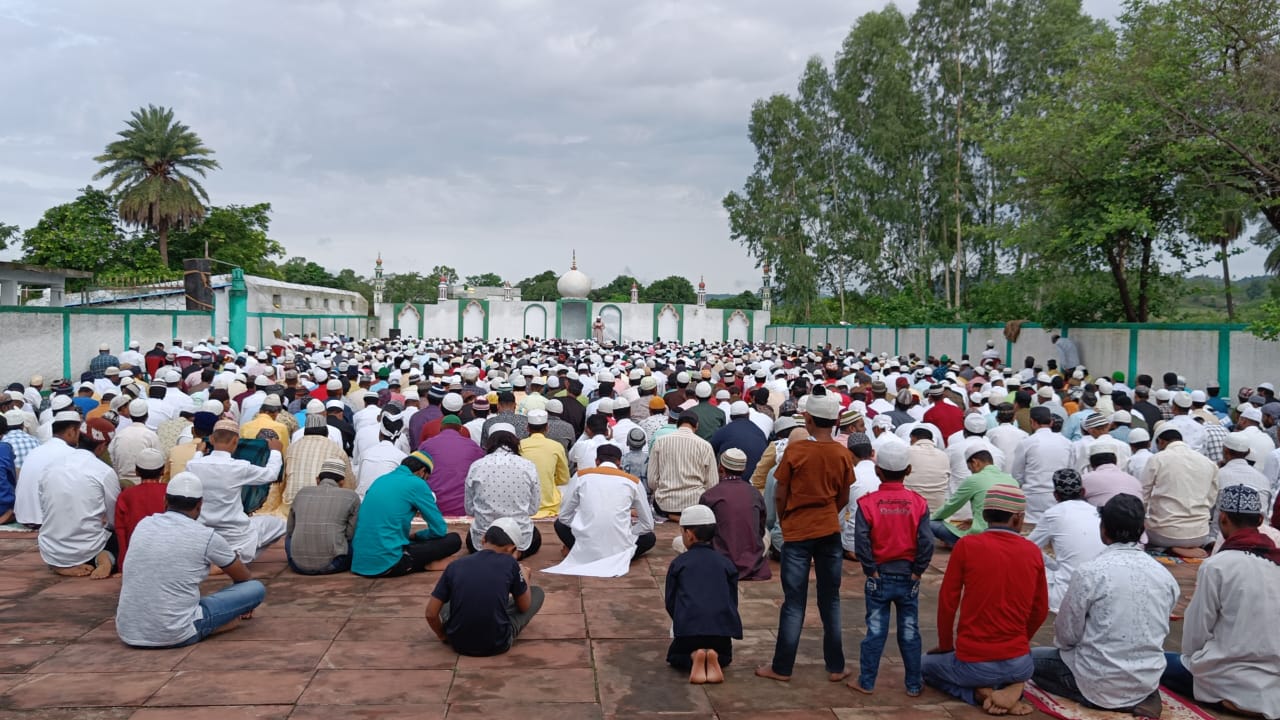 पूरे उत्साह से मनाया गया ईद उल अजहा का त्यौहार, अमन व शांति की मांगी गई दुआएं | New India Times