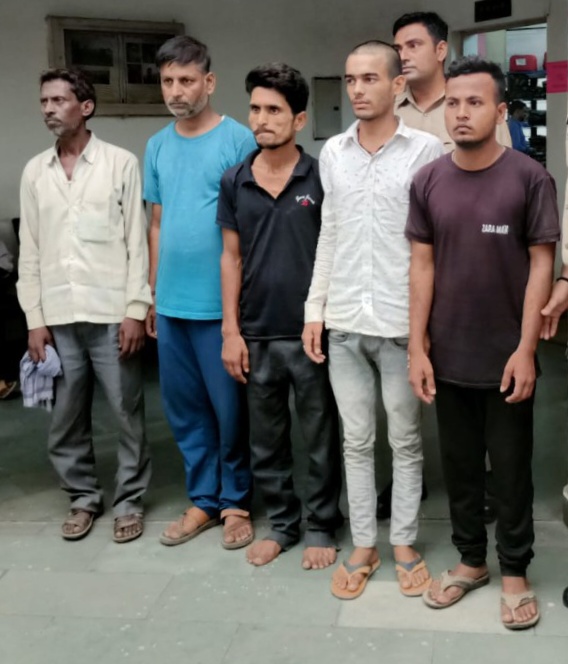 करोड़ों रुपए की साइबर ठगी करने वाले साइबर ठग गिरोह का हुआ खुलासा, बिहार के जालसाजों सहित 5 शातिर साइबर अपराधियों पुलिस ने किया गिरफ्तार | New India Times