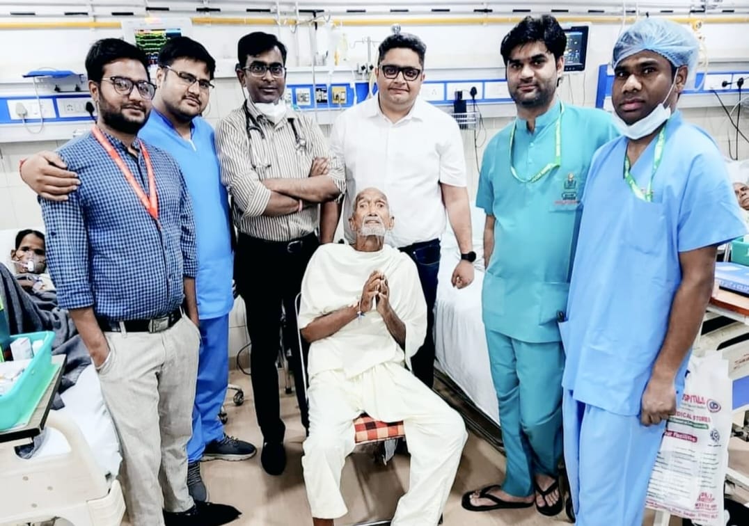 बीआईएमआर (बिरला हॉस्पिटल) में 80 वर्षीय बुजुर्ग के दिमाग व ह्रदय की सर्जरी कर बचाई गई जान | New India Times