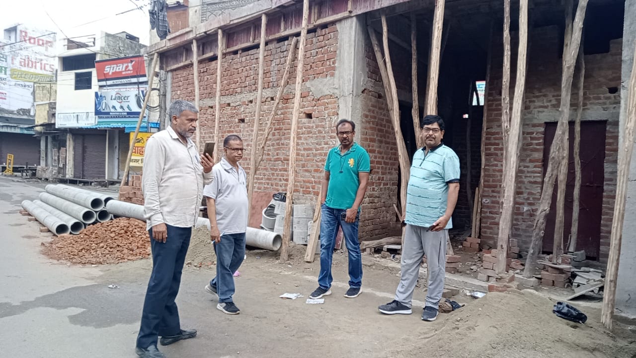 नगर आयुक्त ने प्रातःकाल किया निरीक्षण, पिंक टॉयलेट के कार्य को शीघ्र पूर्ण कराने के दिए निर्देश | New India Times