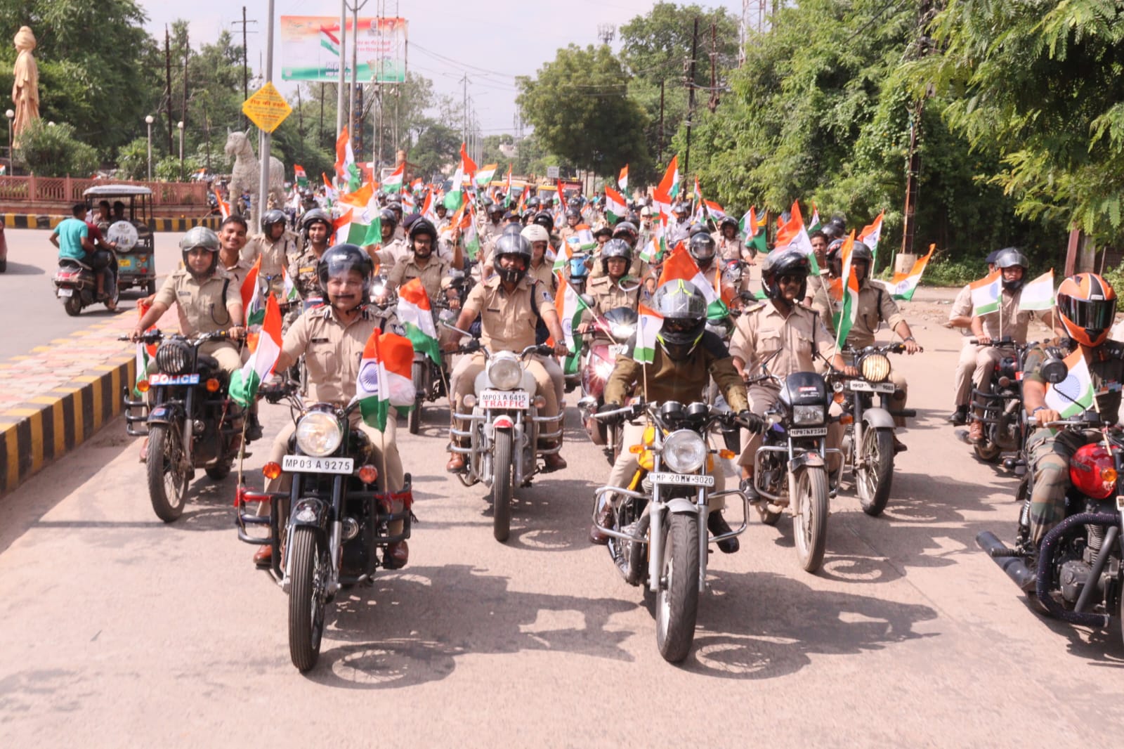 ग्वालियर पुलिस ने निकाली तिरंगा यात्रा, स्वतंत्रता दिवस पर आमजन को तिरंगा झंडा लगाने के लिये किया जागरूक | New India Times