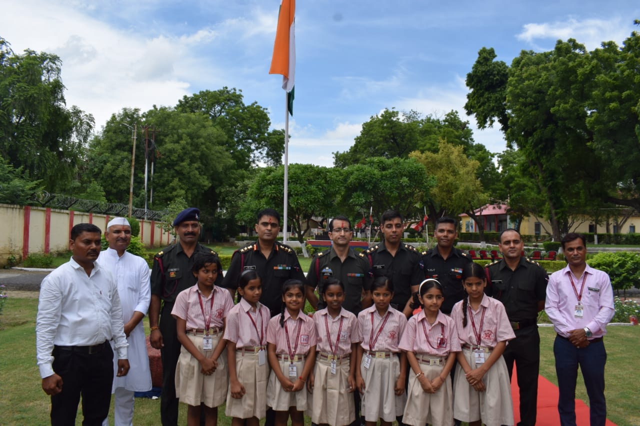 स्ट्राइक 1 ने मथुरा के स्कूल बच्चों और स्थानीय लोगों के साथ मनाय रक्षाबंधन | New India Times