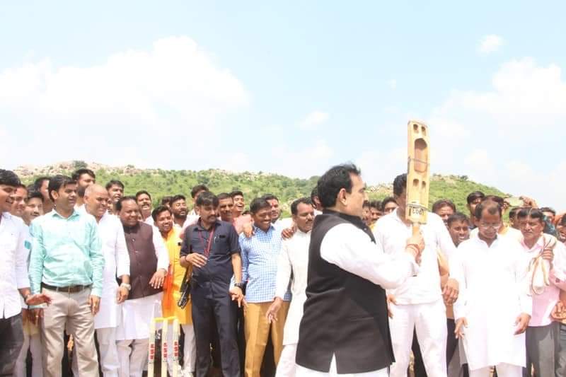गृह मंत्री डॉ. नरोत्तम मिश्र ने क्रिकेट टूर्नामेंट का किया शुभारंभ | New India Times