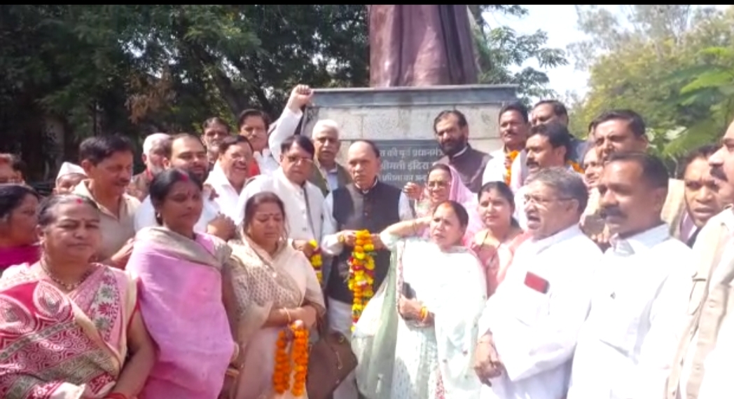 वल्लभभाई पटेल की जयंती और पूर्व प्रधानमंत्री इंदिरा गांधी की पुण्यतिथि पर पुष्पांजली अर्पित कर दी गई श्रद्धांजलि | New India Times