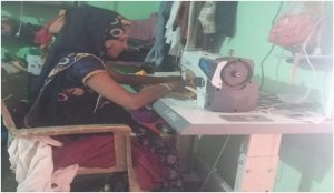 लक्ष्मी महिला बचत समूह की रेशमा अजनार सिलाई की दूकान से बनी आत्मनिर्भर | New India Times