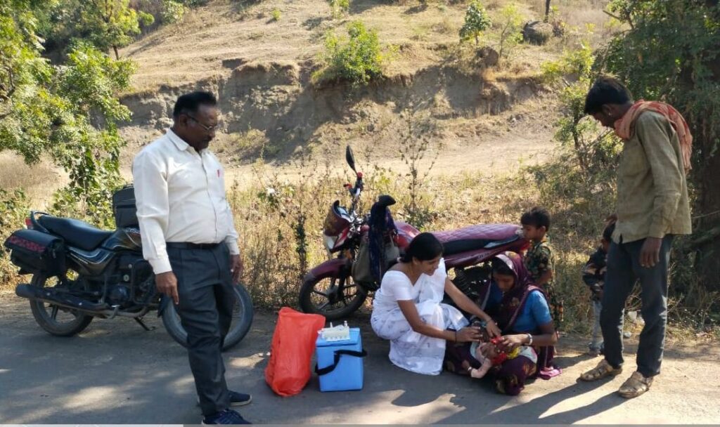 जलगांव जिले में खसरा/रूबेला टीकाकरण अभियान ने पकड़ी रफ़्तार, कोविड गाइड लाइन जारी लेकिन प्रसार का अभाव | New India Times