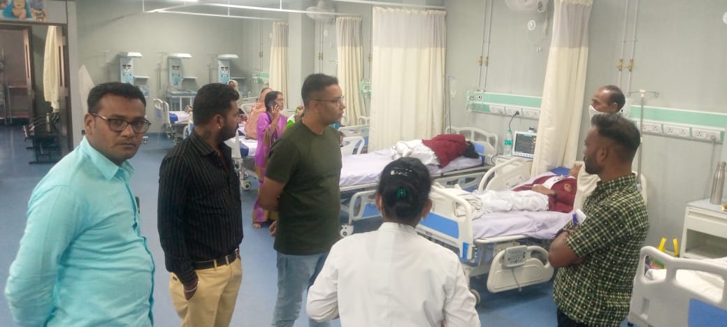 नाश्ते के बाद नवोदय विद्यालय के छात्रों की हालत बिगड़ने से किया गया जिला अस्पताल में भर्ती, बुरहानपुर विधायक ने अस्पताल जाकर जाना बच्चों का हाल-चाल | New India Times