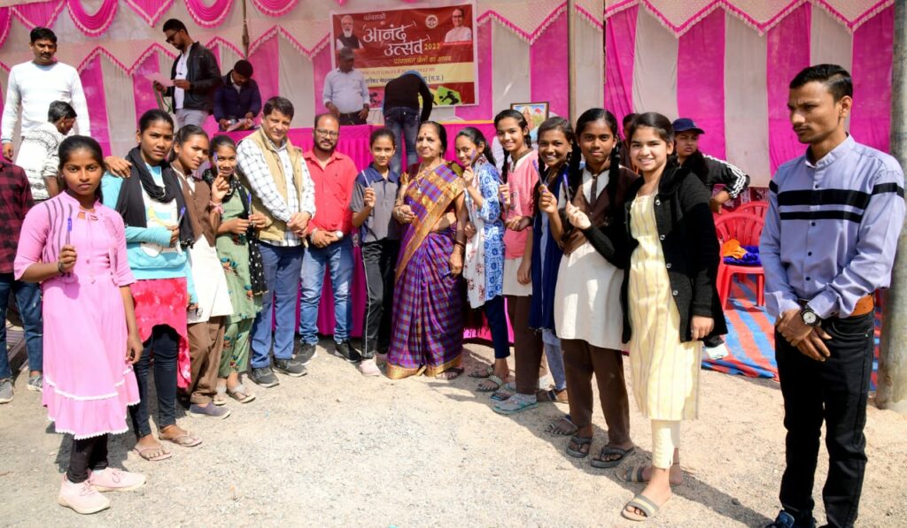 मेघनगर में आनंद उत्सव पारितोषिक वितरण कार्यक्रम हुआ संपन्न | New India Times