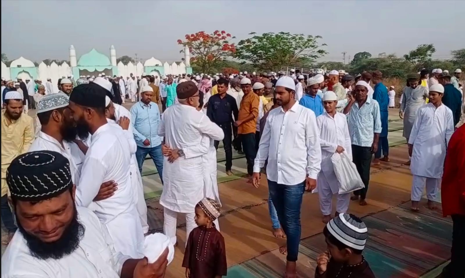 पूरे झाबुआ जिला में हर्षोल्लास के साथ मनाया गया ईद उल फितर का त्योहार | New India Times