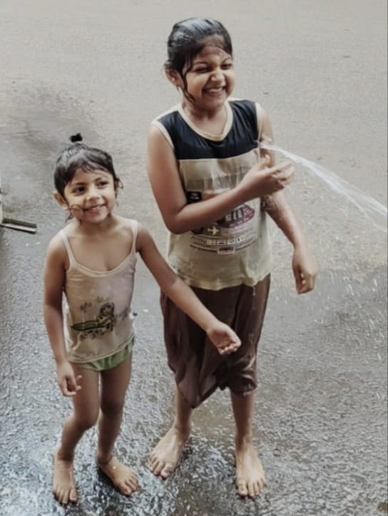 गर्मी-ठंड-बारिश के बीच बच्चों की चल रही है मस्ती... | New India Times