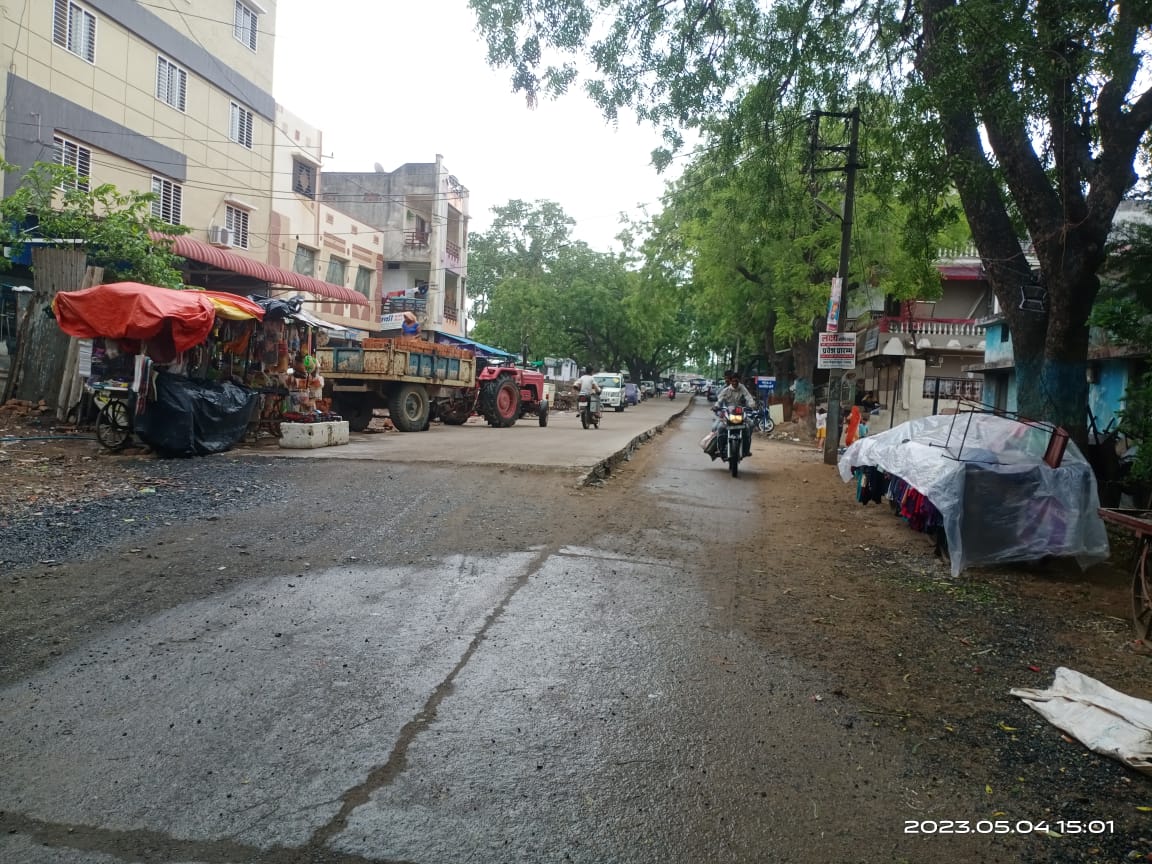 नगर की जनता आखिर सड़क को लेकर क्यों है परेशान, निर्माणाधीन सड़क की गुणवत्ता पर भी उठ रहे हैं सवाल, घटिया निर्माण के कारण सरकार भी हो रही है बदनाम | New India Times