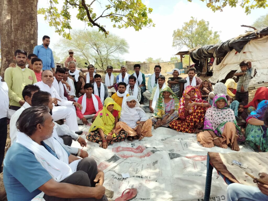 भाजपा के पूर्व विधायक के गृह क्षेत्र ग्राम चैनपुरा से सैकड़ों ग्रामीणों ने कांग्रेस पार्टी की सदस्यता की ग्रहण, विधायक वीरसिंह भूरिया ने पार्टी में शामिल कर दिलवाई कांग्रेस की सदस्यता | New India Times