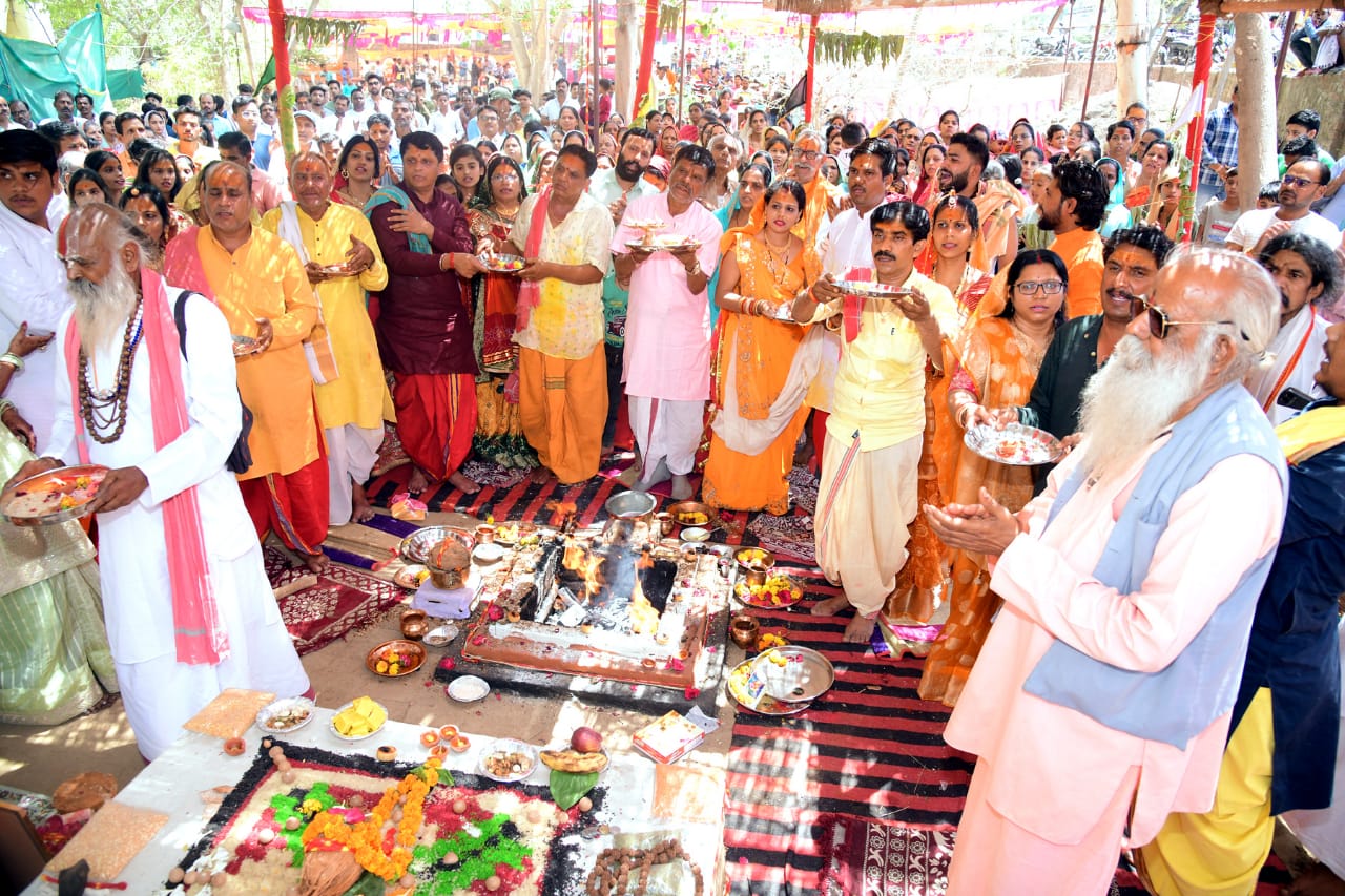 मेघनगर में विराजे भगवान पशुपतिनाथ एवं परिवार, प्राण प्रतिष्ठा के लिए पुरोहितों ने हजारों मंत्रों का किया जाप | New India Times