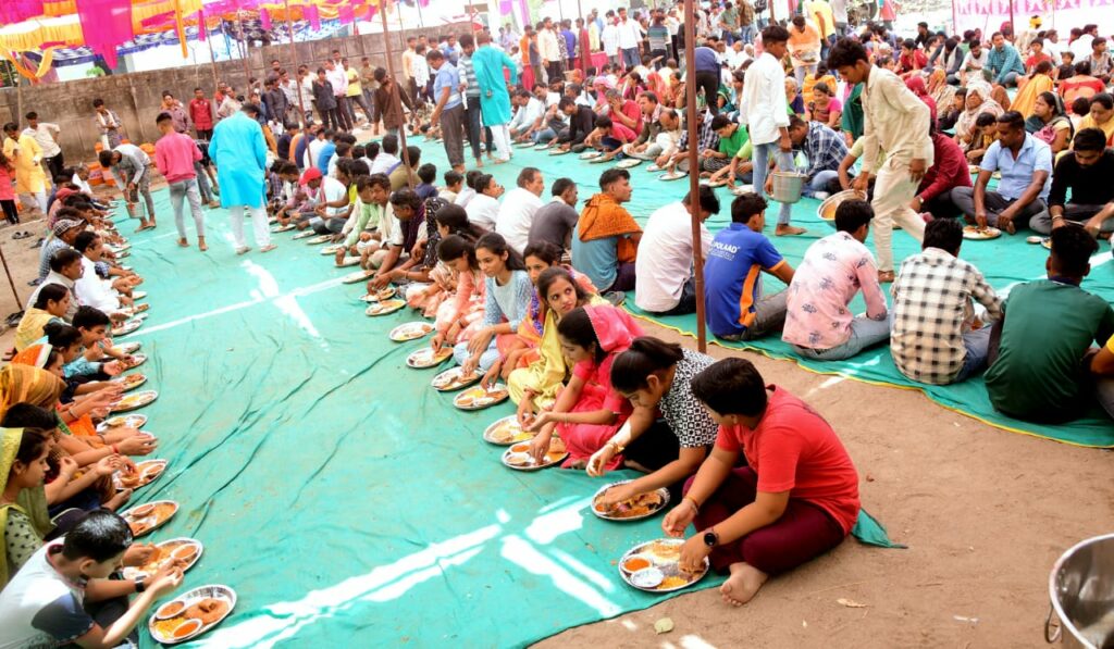 मेघनगर में विराजे भगवान पशुपतिनाथ एवं परिवार, प्राण प्रतिष्ठा के लिए पुरोहितों ने हजारों मंत्रों का किया जाप | New India Times