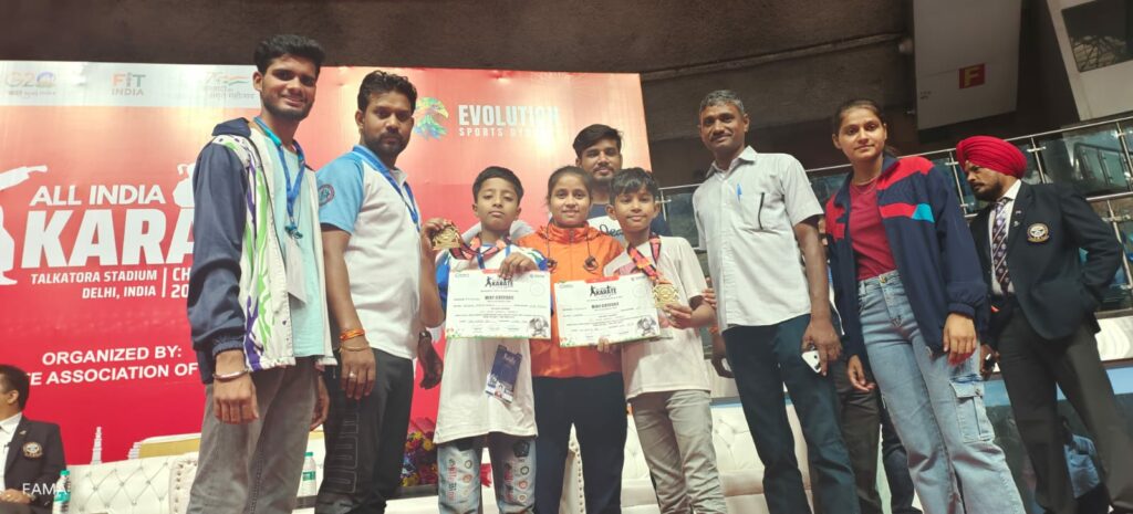मथुरा के खिलाड़ियों ने राष्ट्र स्तरीय कराटे प्रतियोगिता में लहराया परचम | New India Times