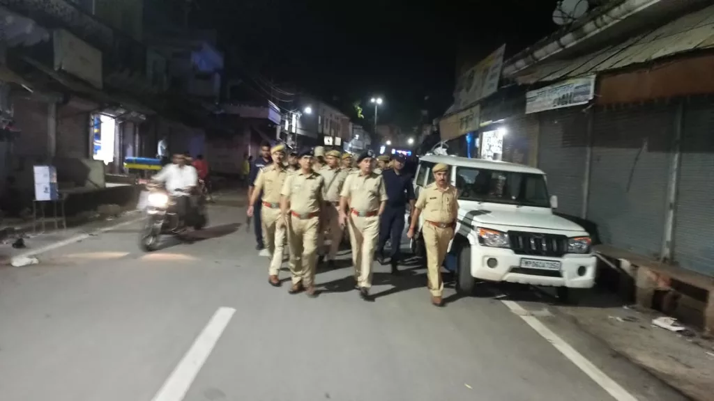 धौलपुर जिला के सभी थाना प्रभारियों के नेतृत्व में सभी थाना क्षेत्रों में पुलिस टीमों द्वारा किया गया पैदल गश्त | New India Times