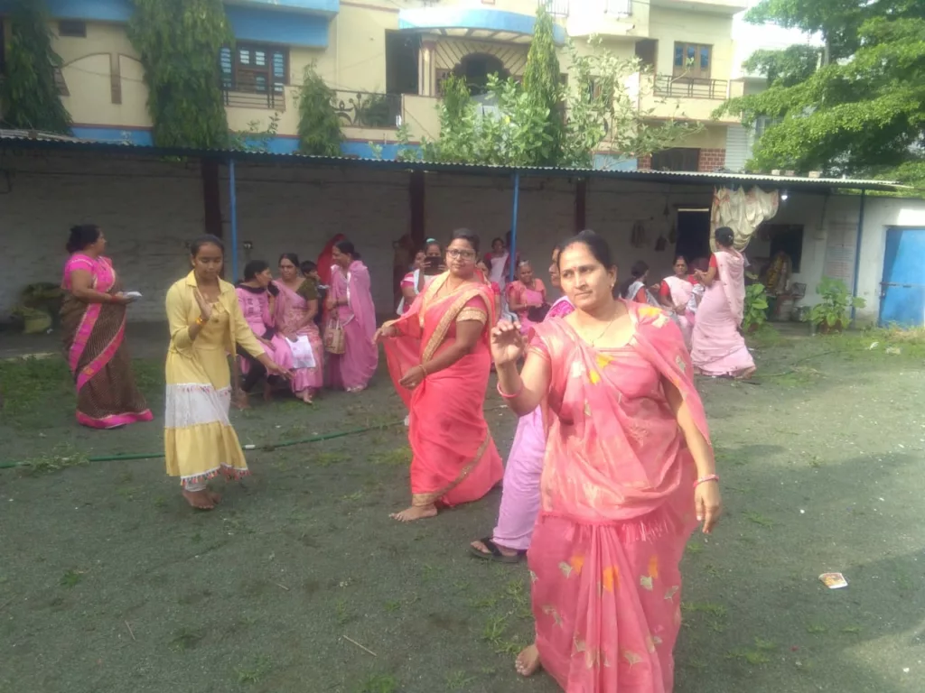 श्रावण के पावन पर्व पर मंदिरों में लगने लगा है श्रद्धालुओं का तांता | New India Times