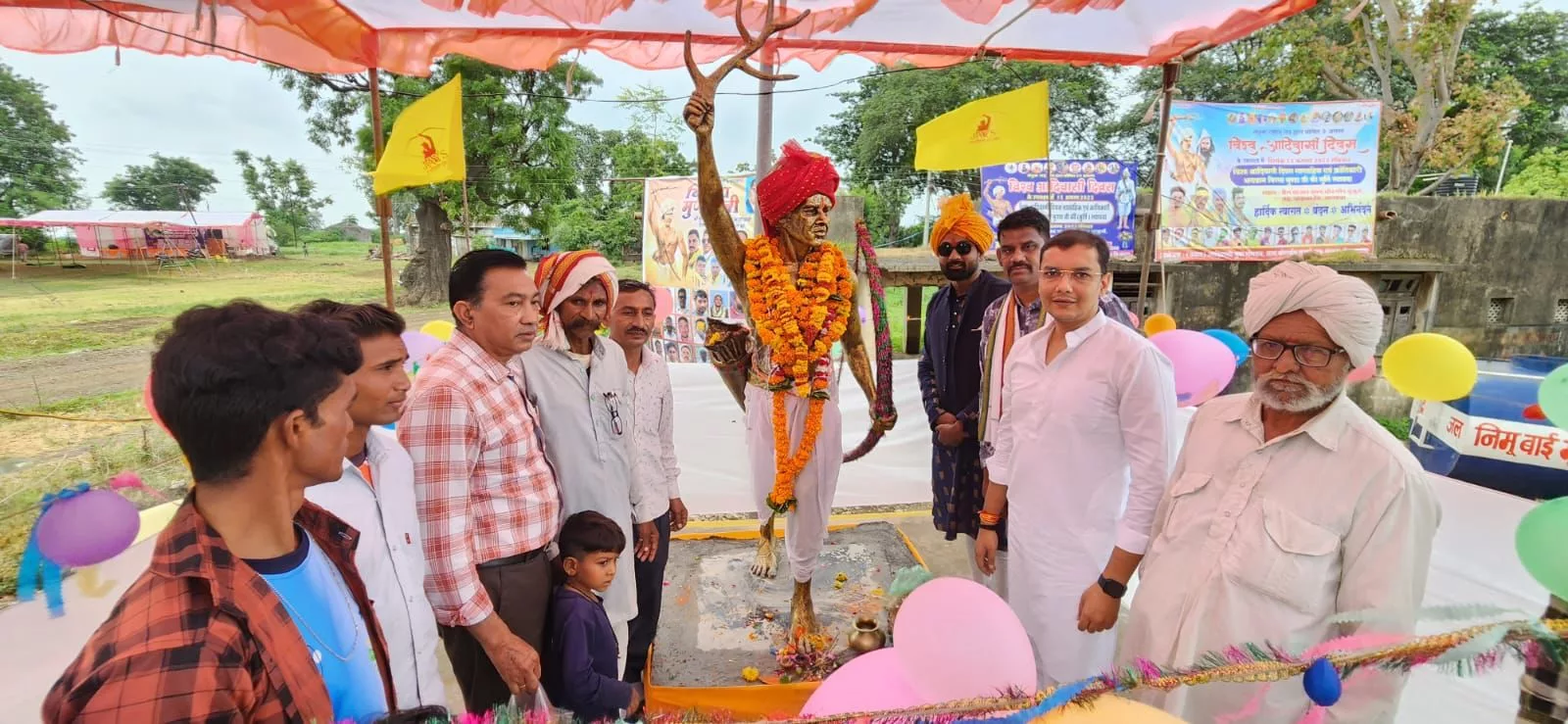 बोरगांव में बिरसा मुंडा जी की प्रतिमा अनावरण कार्यक्रम में शरीक हुए ज़िला कांग्रेस कमेटी के कार्यवाहक अध्यक्ष हर्षित ठाकुर | New India Times