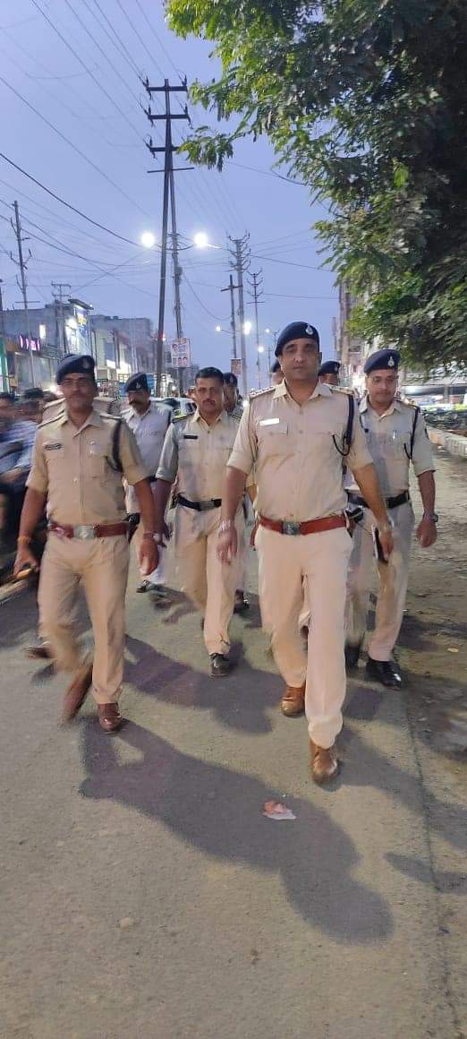 आगामी त्यौहार एवं विधानसभा चुनाव के मद्देनज़र भोपाल पुलिस ने विभिन्न क्षेत्रों में किया पैदल मार्च | New India Times