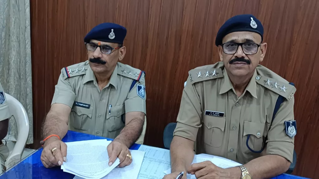 इंटरनेशनल चोरों को पुलिस ने किया गिरफ्तार, लाखों की चोरी का पुलिस ने किया खुलासा | New India Times